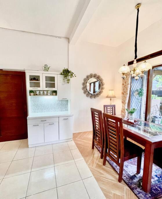 2 Floor With Natural Environment *